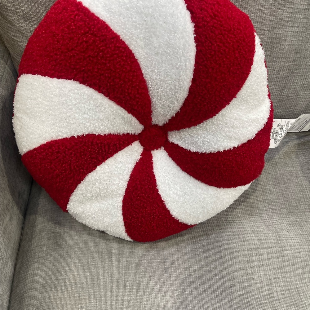 Brand New Brentwood Holiday or Christmas pillow